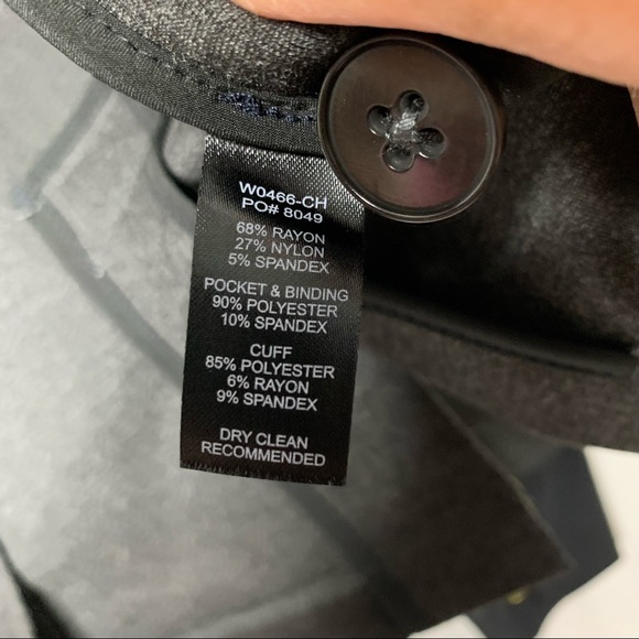 BETABRAND Active Blazer with Convertible Cuffs in Dark Gray Medium - Picture 3 of 6